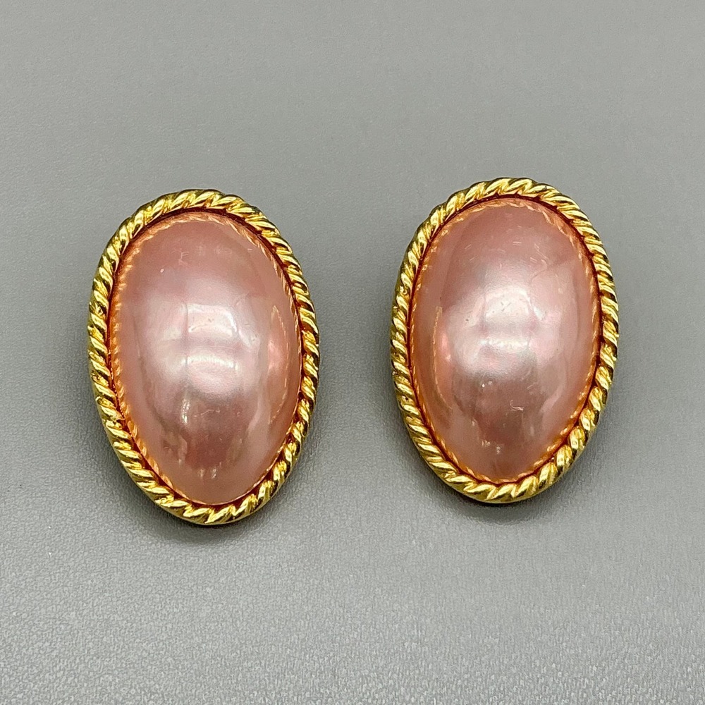 Carolee‎ Earrings Pink Faux Pearl Cabochon Gold Tone Rope Border Clip On 1.25 in